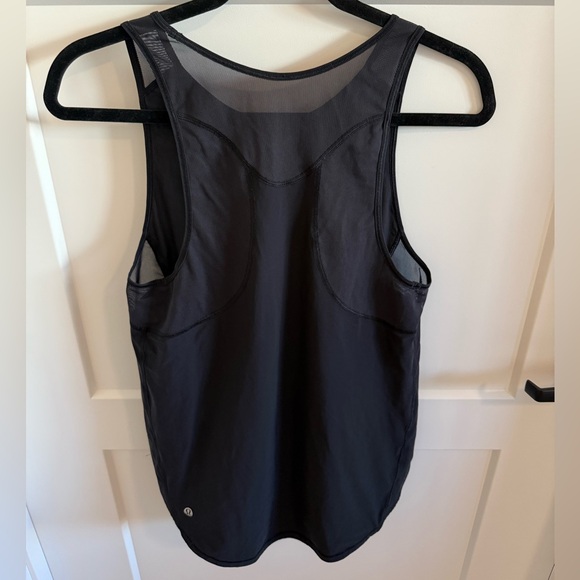 Lululemon Black Mesh Racerback Tank Top Athletic Workout Top Size 6 - Picture 2 of 4